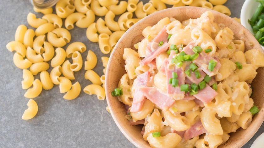 Macaroni met ham en kaas